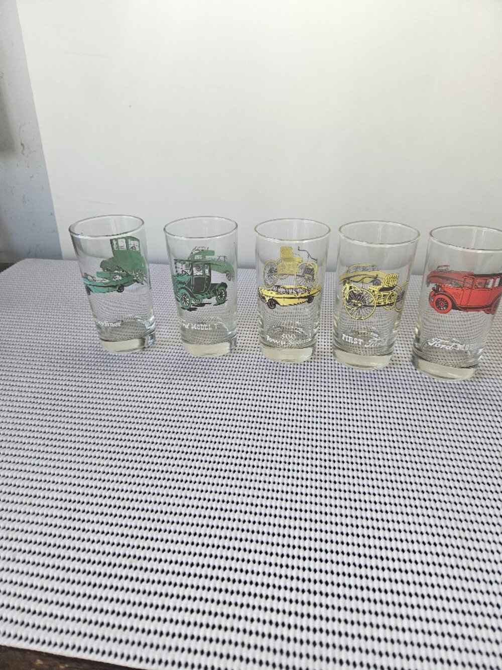 Vintage Hazel Atlas Antique Car Tumblers  (G5)